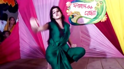 HD POVD के सनी लियोन की सेक्सी पिक्चर फुल एचडी साथ श्यामला मुर्गा पर कूदता है