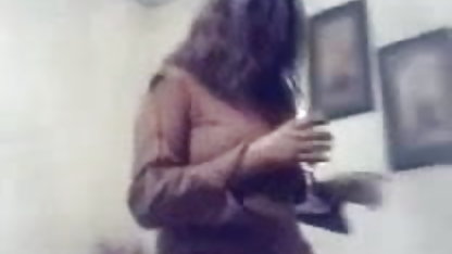 एक बड़ा मुर्गा, बड़े सेक्सी ब्लू फुल एचडी स्तन और बड़ी लूट
