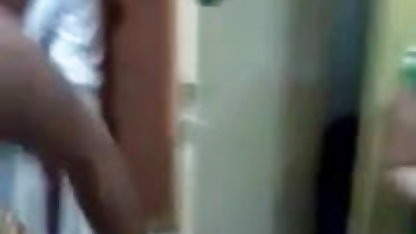 गंदे छोटे कुंवारी seduces उसके पति ब्लू फिल्म फुल एचडी