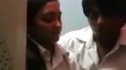 शर्मीली जापानी किशोर दो कठोर लंड फुल एचडी सेक्सी फिल्म वीडियो में