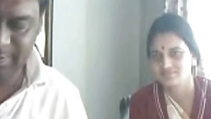 श्यामला-कारी और सेक्सी नौकरानी वर्दी और फुल एचडी में ब्लू सेक्सी बिल्ली चाट