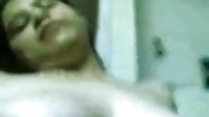 अपने शरीर को दिखाता एचडी सेक्सी फिल्म फुल है