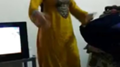 गोरा हिंदी सेक्सी मूवी फुल एचडी में और श्यामला कमबख्त