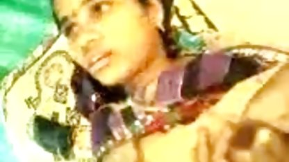 गर्म गोल-मटोल जाहिल किशोर धूम्रपान करता है और सेक्सी वीडियो फुल एचडी मूवी स्ट्रिप्स टॉपलेस-शरारती प्राकृतिक स्तन